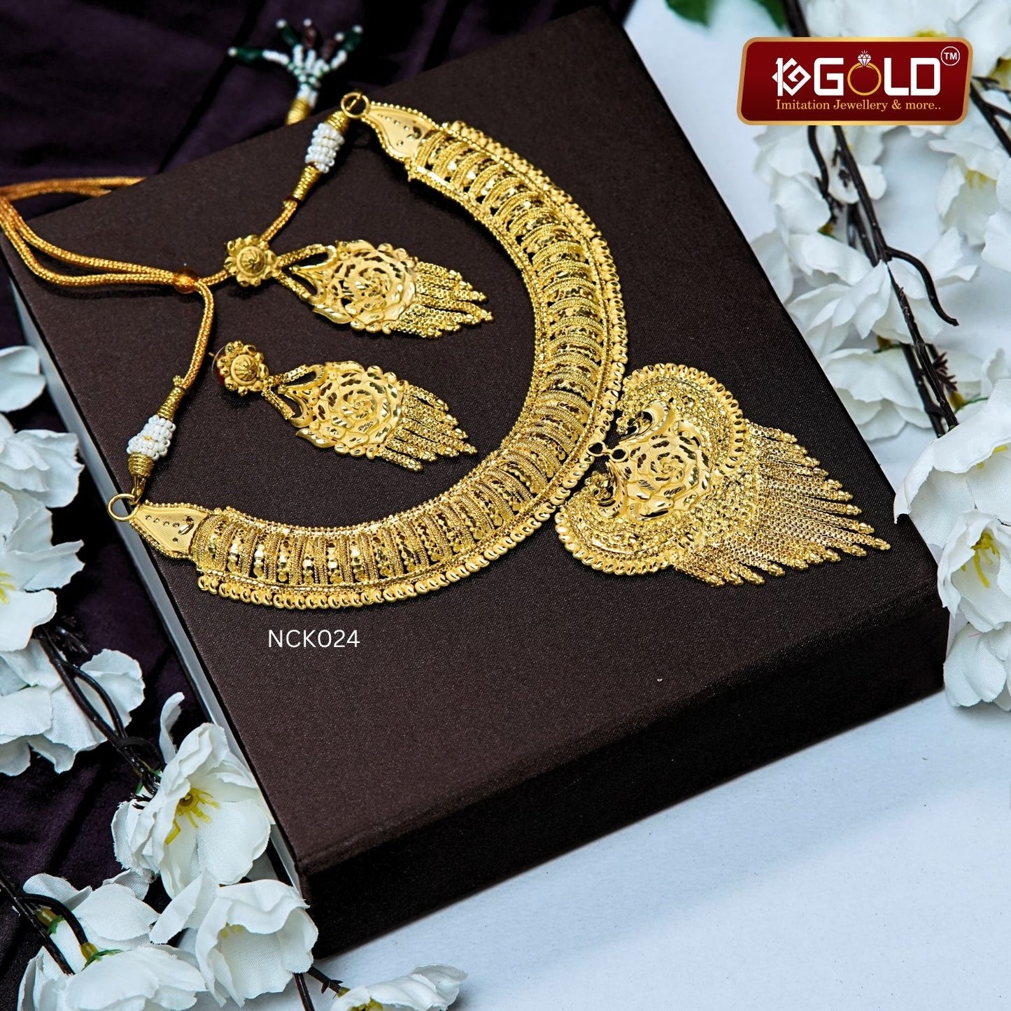 Deluxe 1 Gram Gold Plated Necklace Set with Luxurious Craftsmanship for Women - NCK024. 1 gram gold on 1ggold.in