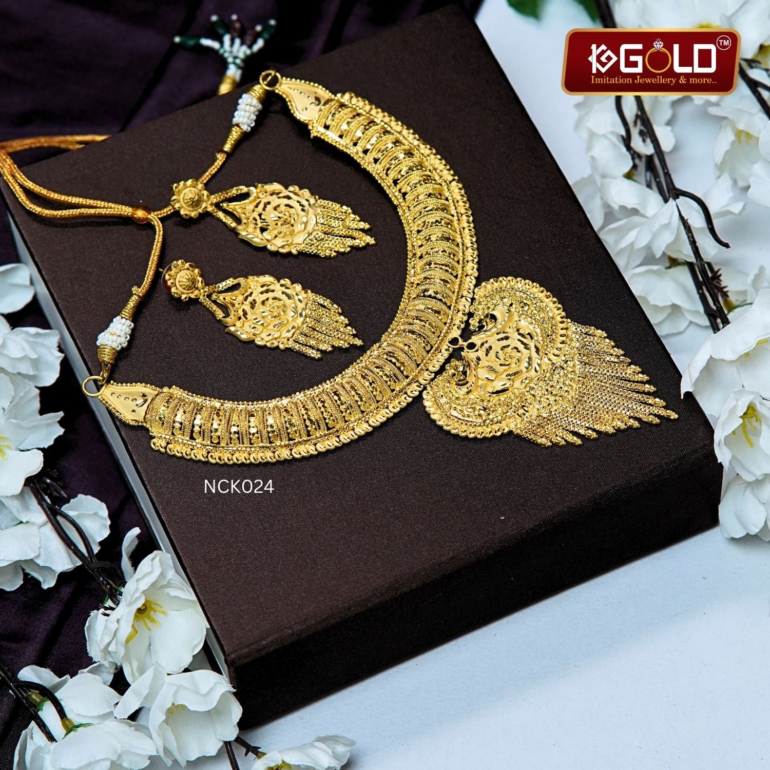 Deluxe 1 Gram Gold Plated Necklace Set with Luxurious Craftsmanship for Women - NCK024. 1 gram gold on 1ggold.in